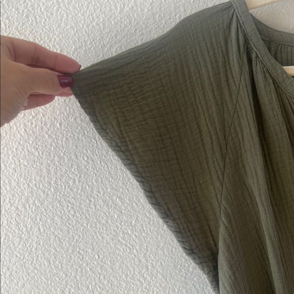 Universal Thread Textured Olive Blouse - Picture 4 of 8